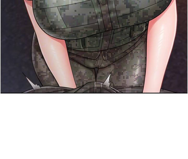 报告女班长:一根突起第29話-訓練中發情的女兵們